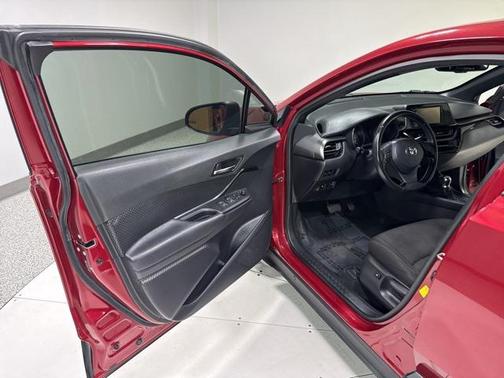 2018 Toyota C-HR XLE Premium