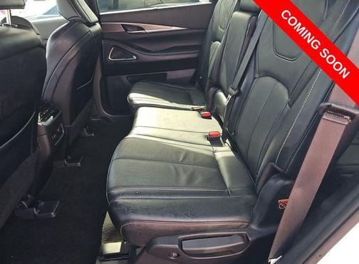 Majestic White 2023 INFINITI QX60 Luxe