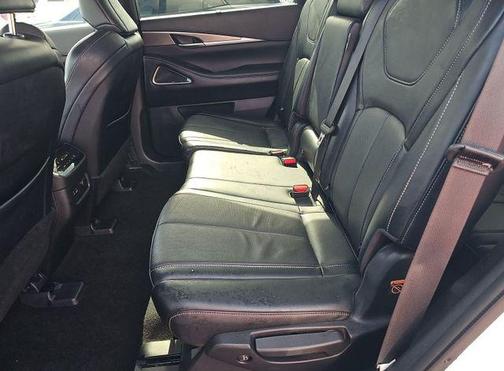 Majestic White 2023 INFINITI QX60 Luxe