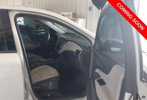 Silver Ice Metallic 2018 Chevrolet Equinox LS