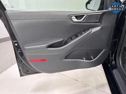 2018 Hyundai IONIQ Hybrid Blue