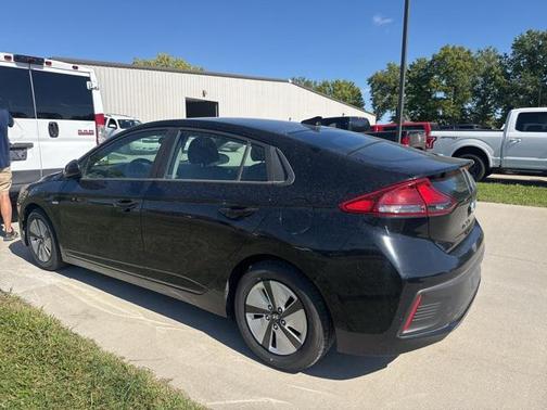2018 Hyundai IONIQ Hybrid Blue