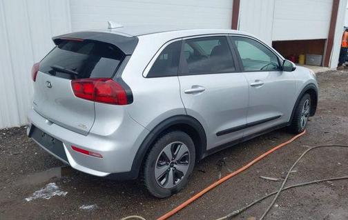 Silky Silver 2018 Kia Niro FE