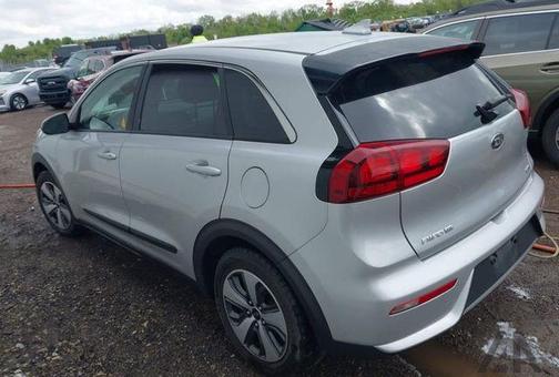 Silky Silver 2018 Kia Niro FE