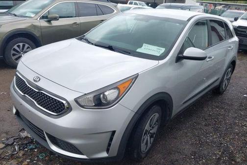 Silky Silver 2018 Kia Niro FE