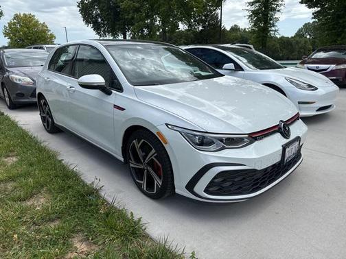 2024 Volkswagen Golf GTI 2.0T SE DSG