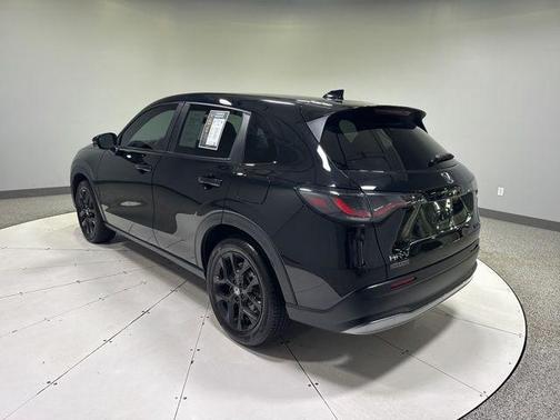 Crystal Black Pearl 2025 Honda HR-V 2WD Sport