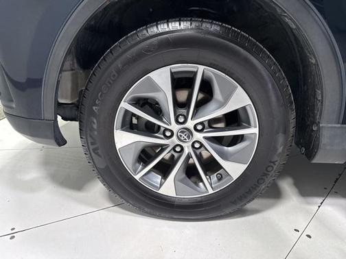 2017 Toyota RAV4 Hybrid XLE
