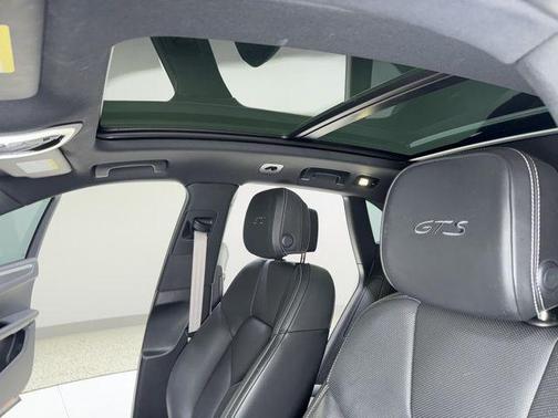 Chalk 2022 Porsche Macan Macan GTS