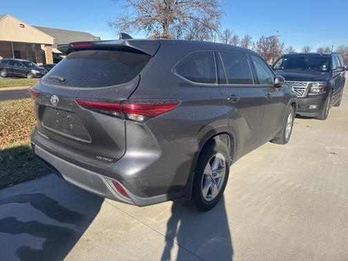2020 Toyota Highlander LE