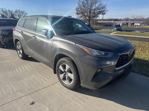 2020 Toyota Highlander LE