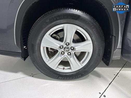 2020 Toyota Highlander LE