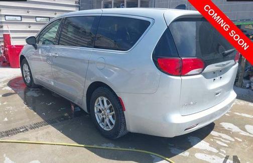 Silver Mist Clearcoat 2022 Chrysler Voyager LX
