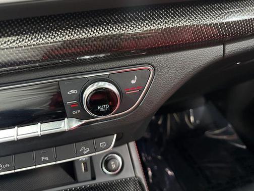 Arkona White 2024 Audi SQ5 3.0T Premium Plus