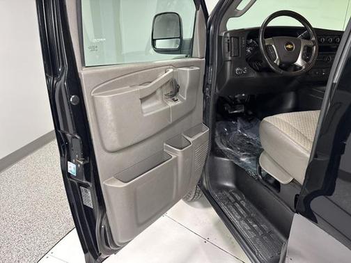 2019 Chevrolet Express 3500 LS