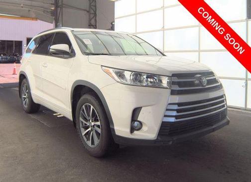 Blizzard Pearl 2017 Toyota Highlander XLE