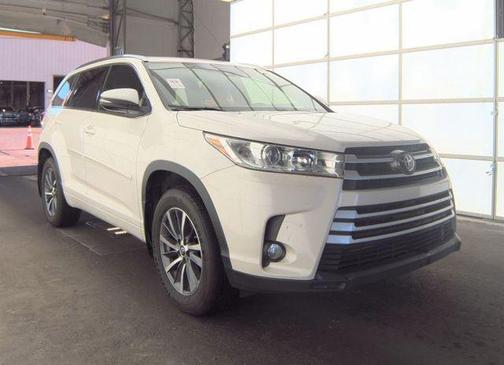 Blizzard Pearl 2017 Toyota Highlander XLE
