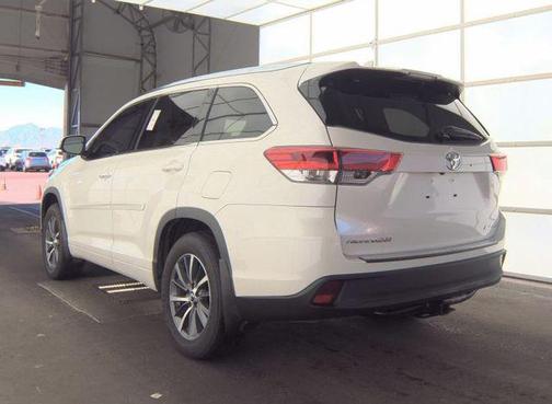 Blizzard Pearl 2017 Toyota Highlander XLE