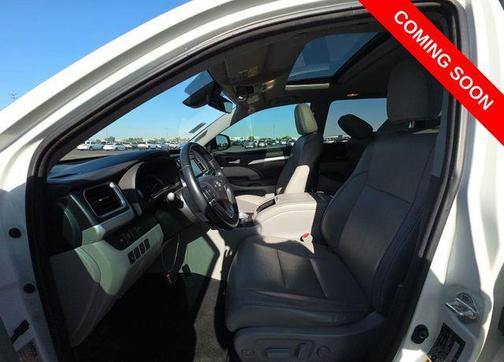 Blizzard Pearl 2017 Toyota Highlander XLE