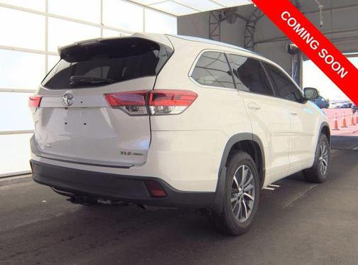 Blizzard Pearl 2017 Toyota Highlander XLE