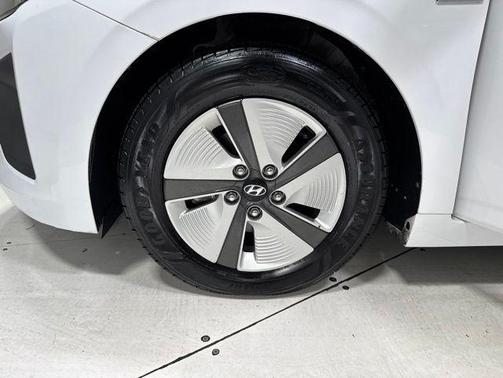 Ceramic White 2018 Hyundai IONIQ Hybrid Blue