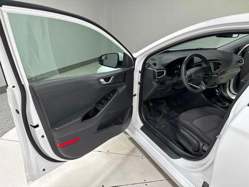 Ceramic White 2018 Hyundai IONIQ Hybrid Blue