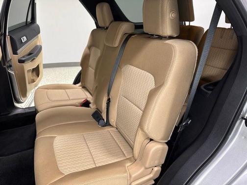 Ingot Silver Metallic 2017 Ford Explorer Base