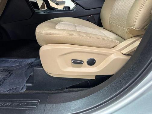 Ingot Silver Metallic 2017 Ford Explorer Base