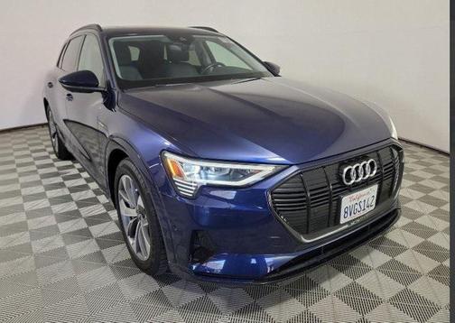 2021 Audi e-tron Premium Plus