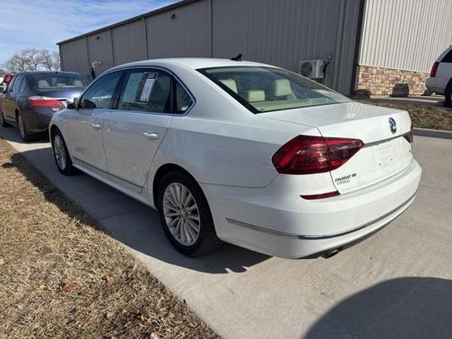 2017 Volkswagen Passat 1.8T SE