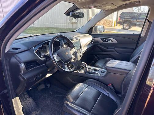 2021 Chevrolet Traverse LT Leather