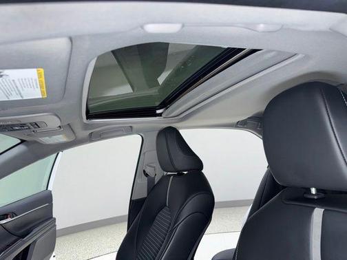 Ice Cap 2024 Toyota Camry SE