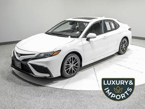 Ice Cap 2024 Toyota Camry SE