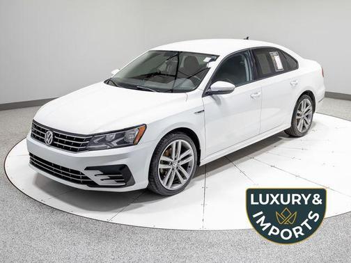 Pure White 2018 Volkswagen Passat 2.0T R-Line