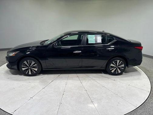 Super Black Clearcoat 2021 Nissan Altima 2.5 SV