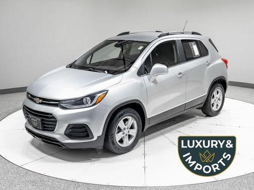 Silver Ice Metallic 2019 Chevrolet Trax LT
