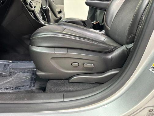 Silver Ice Metallic 2019 Chevrolet Trax LT