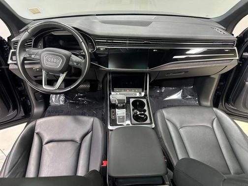 Waitomo Blue Metallic 2023 Audi Q7 45 Premium