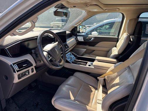 Ceramic Pearl Metallic Tri-Coat 2022 Lincoln Navigator Reserve