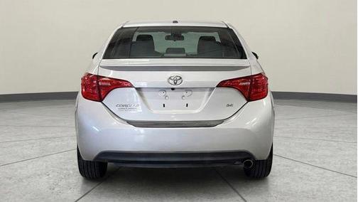 Classic Silver Metallic 2018 Toyota Corolla SE