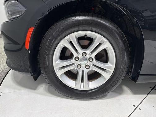 Pitch Black Clearcoat 2020 Dodge Charger SXT
