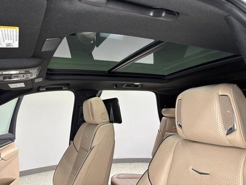 Crystal White Tricoat 2023 Cadillac Escalade Premium Luxury