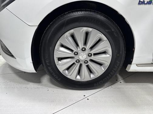 2016 Hyundai SONATA Hybrid SE