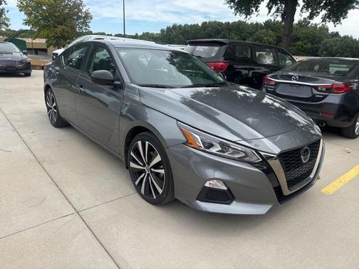 2022 Nissan Altima SR FWD