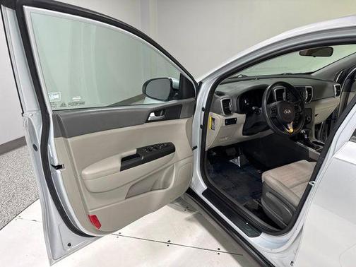 Sparkling Silver 2018 Kia Sportage LX