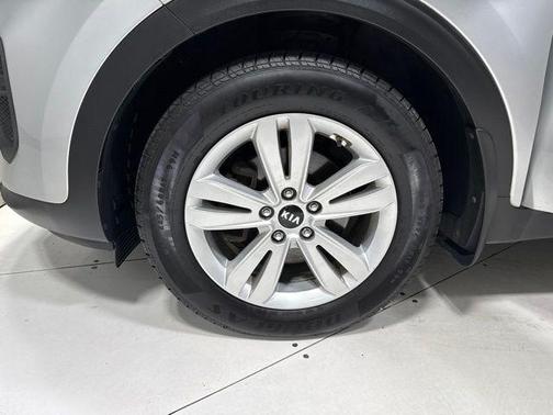 Sparkling Silver 2018 Kia Sportage LX