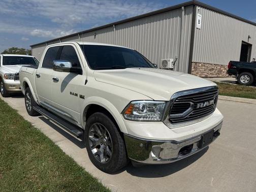 2017 RAM 1500 Limited Crew Cab 4x4 5'7' Box