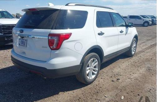 Oxford White 2017 Ford Explorer Base
