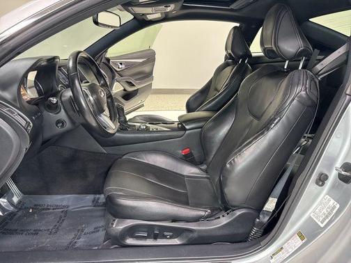 2017 INFINITI Q60 3.0t Red Sport 400