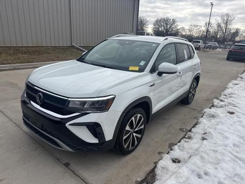 2024 Volkswagen Taos 1.5T SE